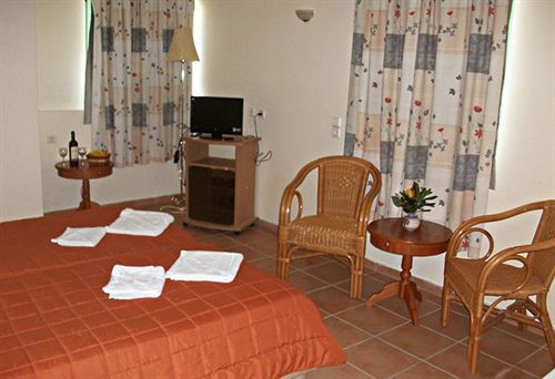 Minos Village Hotel Agia Marina  Luaran gambar